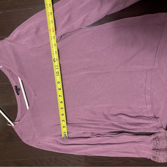 Hannah Purple Long Sleeve Thin Sweater
Blouse With The Lace Trim Bell
Sleeve L - Picture 6 of 7